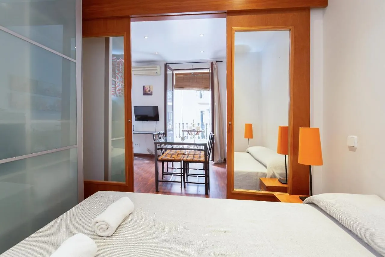 Aparteasy - Turo Park With Lovely Balcony location